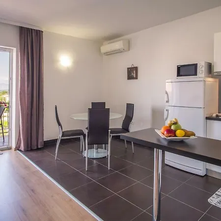 Apartmani Dujmovic Malinska Exteriér fotografie
