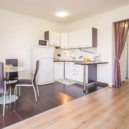 Apartmani Dujmovic Malinska Exteriér fotografie