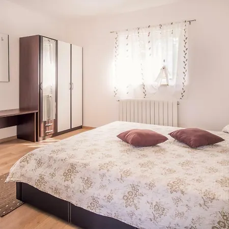Apartmani Dujmovic Malinska Exteriér fotografie