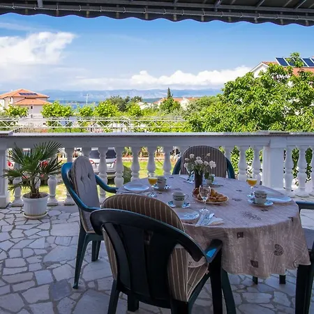Apartmani Dujmovic Malinska Exteriér fotografie